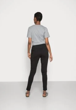 Kaffe Jillian- Broek - Black Deep -Kaffe Verkoopwinkel 0dcb4798971a449395585973e2a62d34