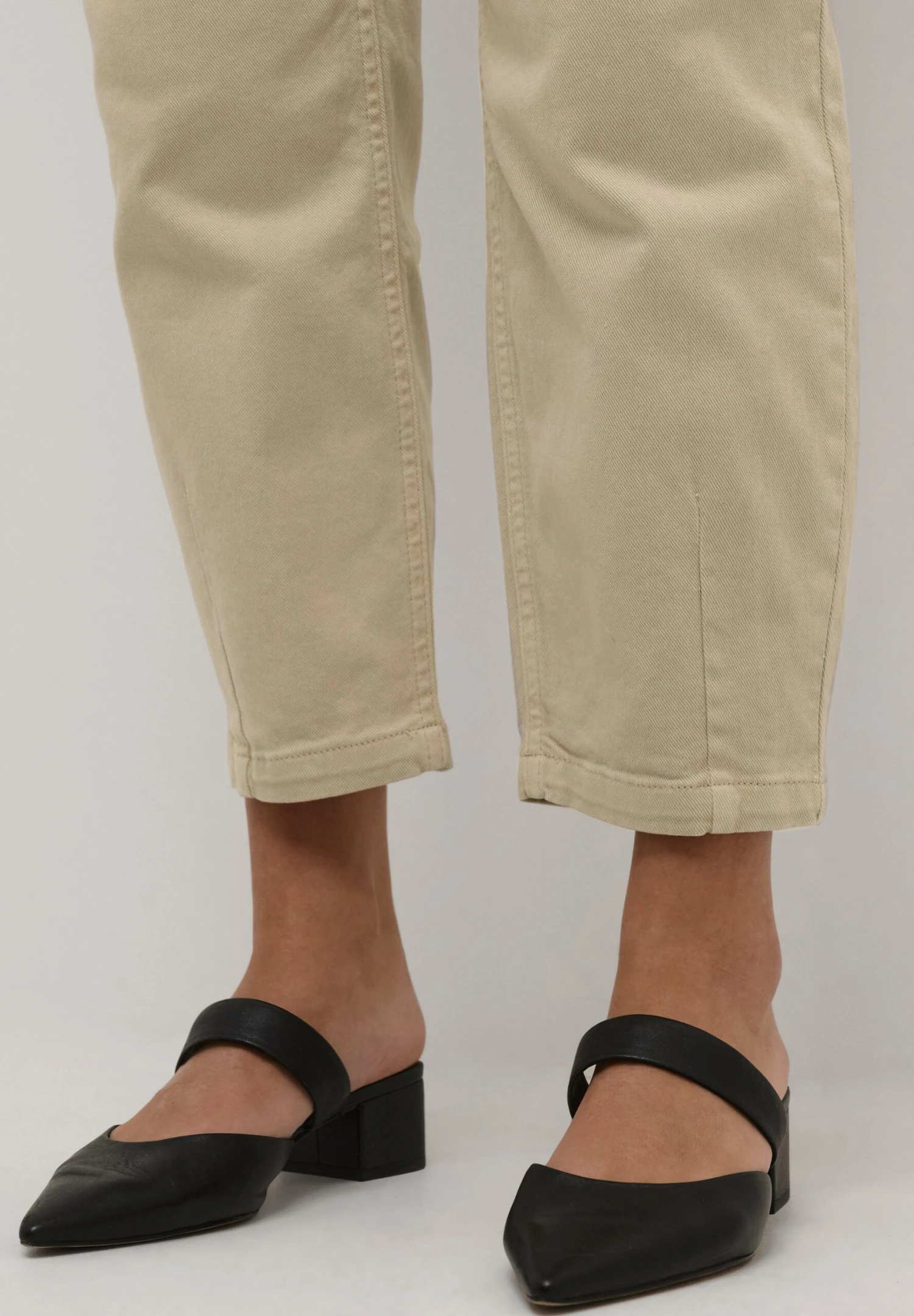 Kaffe Kairena Hw - Straight Leg Jeans - Smoke Gray 4 Kaffe Kairena Hw - Straight Leg Jeans - Smoke Gray - Afbeelding 4