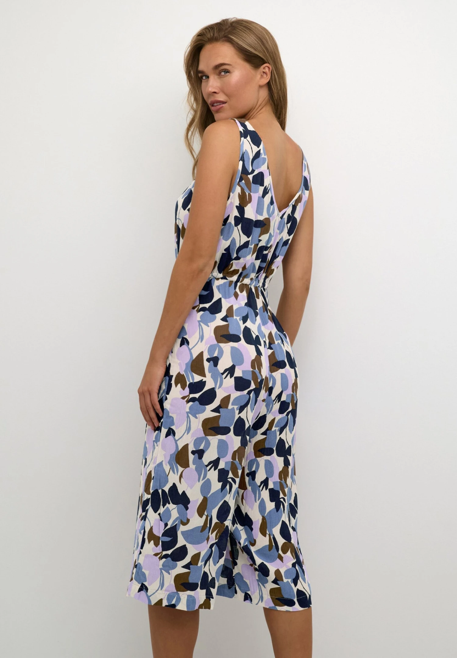 Kaffe Livanna - Jumpsuit - Sand Abstract Plant Print 3 Kaffe Livanna - Jumpsuit - Sand Abstract Plant Print - Afbeelding 3