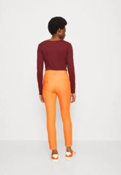 Kaffe Lea Pant - Chino - Vermillion Orange -Kaffe Verkoopwinkel 240d191eed1744d48b47a935f93b0ef1