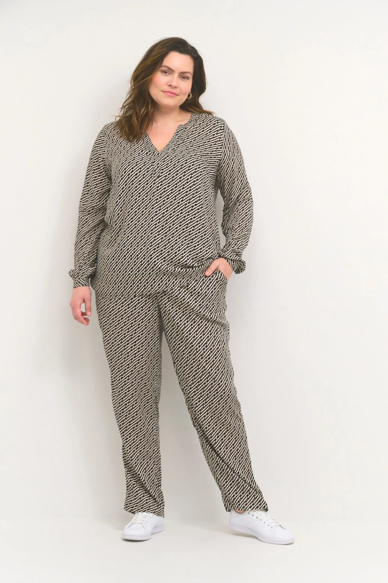 Blouseshirts Blouse Karena Dames Zwart 3 Blouseshirts Blouse Karena Dames Zwart - Afbeelding 3