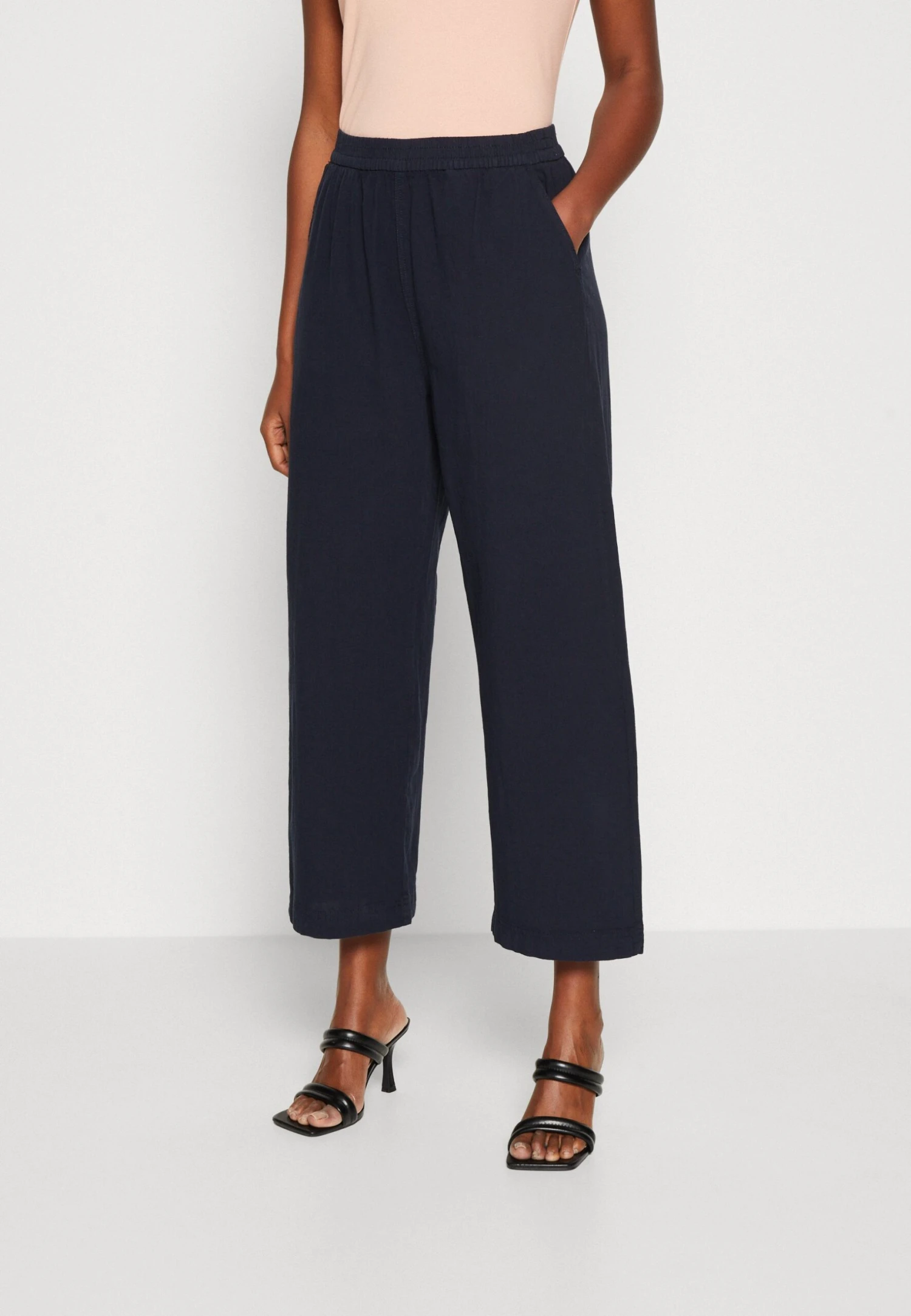 Kaffe Naya Culotte Pants - Broek - Midnight Marine 1 Kaffe Naya Culotte Pants - Broek - Midnight Marine