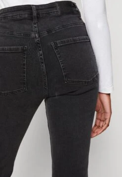 Kaffe Selma Long - Flared Jeans - Medium Grey Denim -Kaffe Verkoopwinkel 2ff210b67a21459fa4867b4e29655d0a