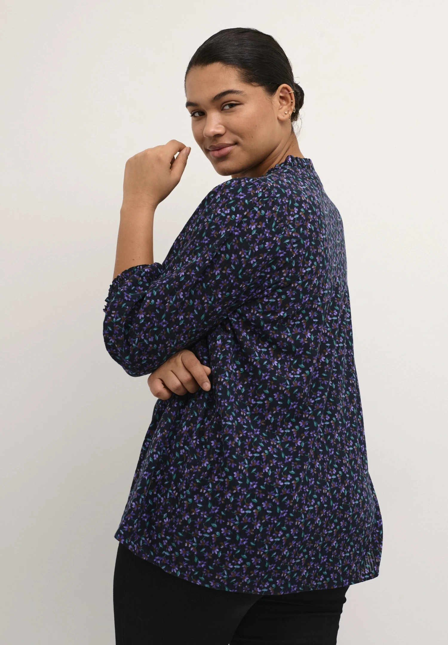 Nomi - Blouse - Heliotrope Flower Print 3 Nomi - Blouse - Heliotrope Flower Print - Afbeelding 3