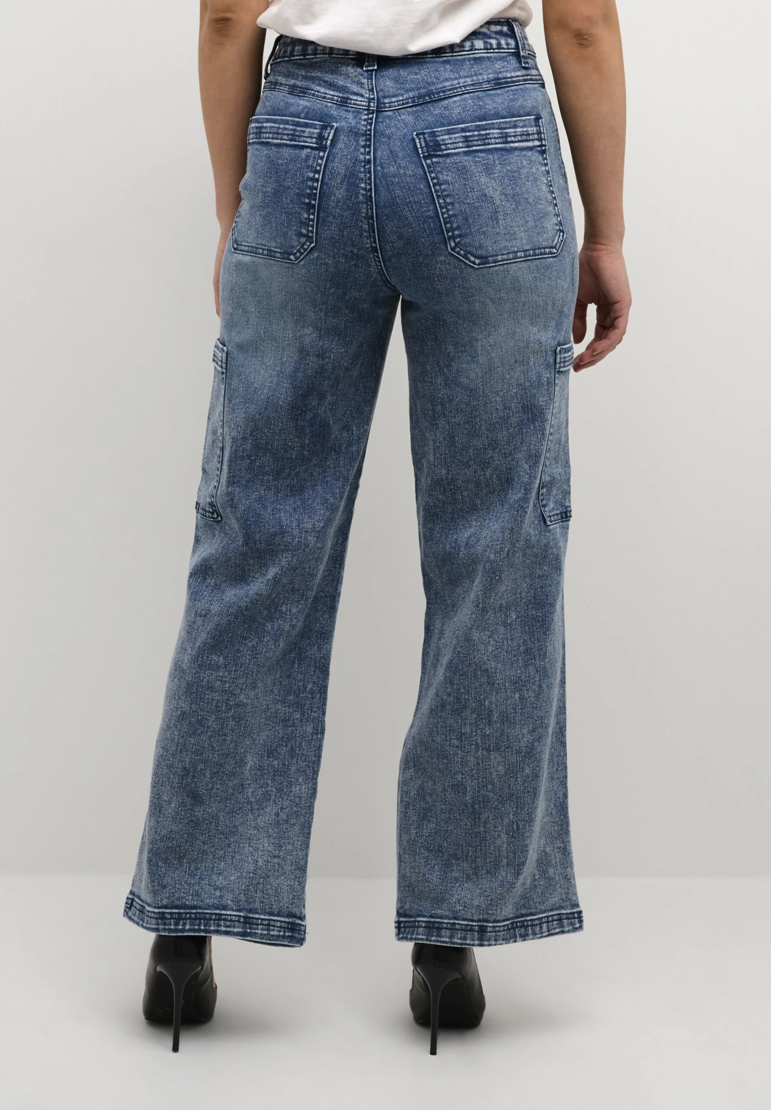 Kaffe Karue Sinem Hw - Flared Jeans - Blue Denim 3 Kaffe Karue Sinem Hw - Flared Jeans - Blue Denim - Afbeelding 3