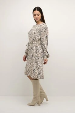 Kaffe Kavia - Jurk - Fallen Rock Sand Print