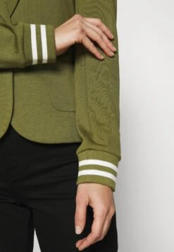 Kaffe Leva Kinnie - Blazer - Olive/Chalk -Kaffe Verkoopwinkel 5107fe750ec34f4c9b8a79c519a6d2e5