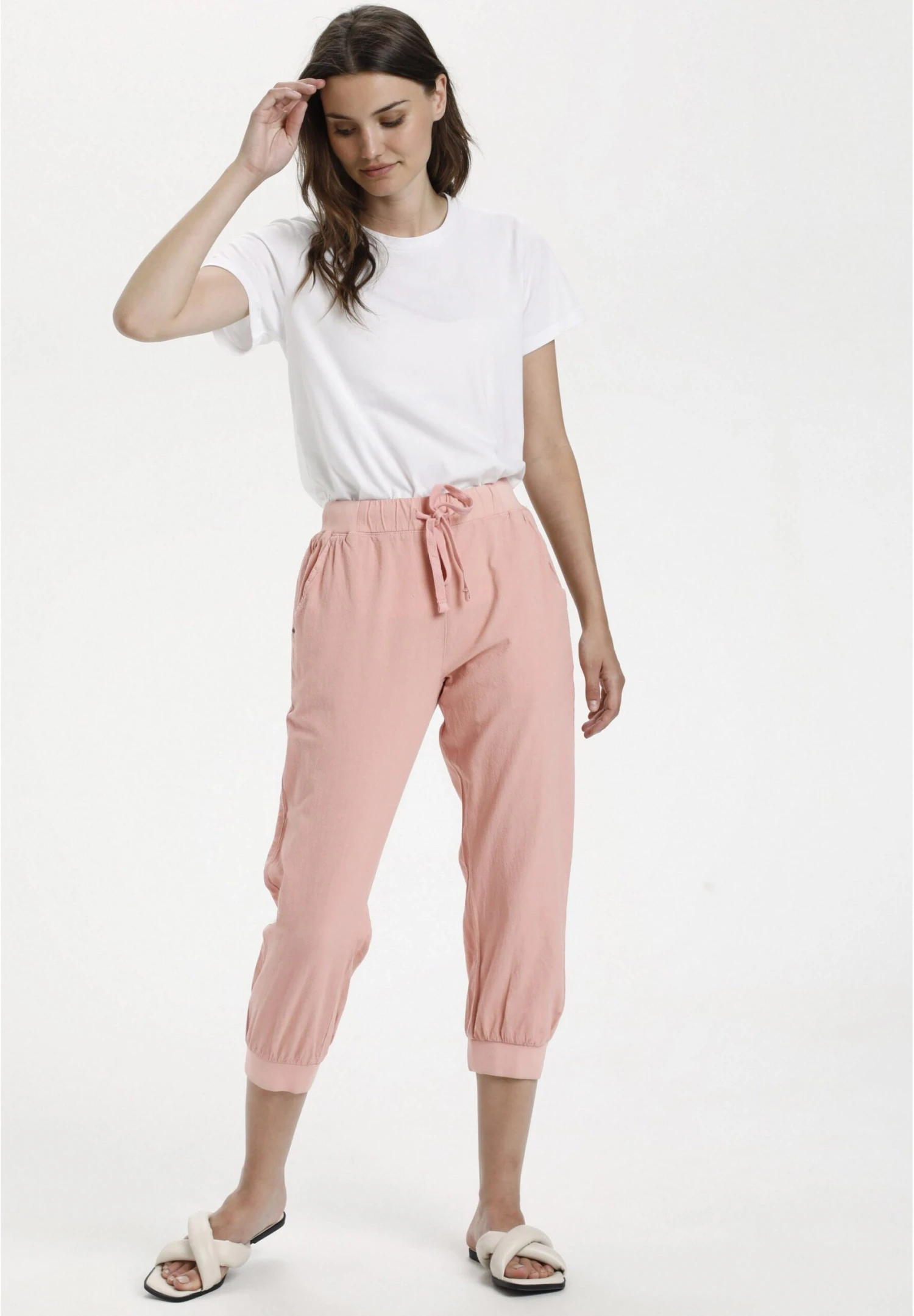 Kaffe Naya Capri - Shorts - Mahogany Rose 2 Kaffe Naya Capri - Shorts - Mahogany Rose - Afbeelding 2