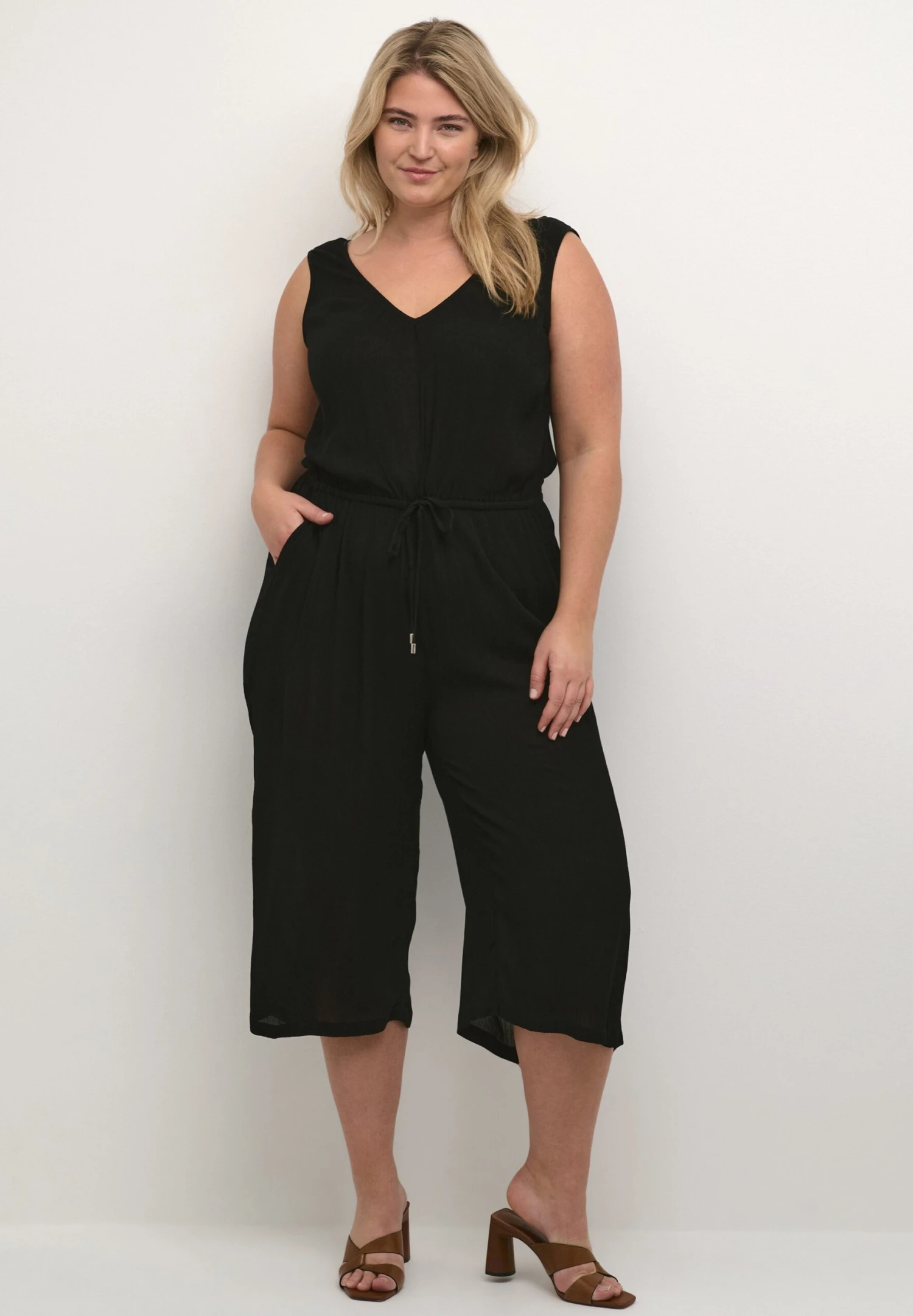 Jumpsuit - Black Deep 1 Jumpsuit - Black Deep