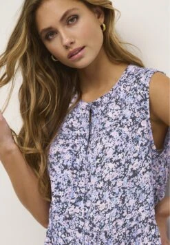 Kaffe Kahilma- Blouse - Blue Purple Graphic Flower -Kaffe Verkoopwinkel 5f931db860a04d00b017ab83e44f83f6