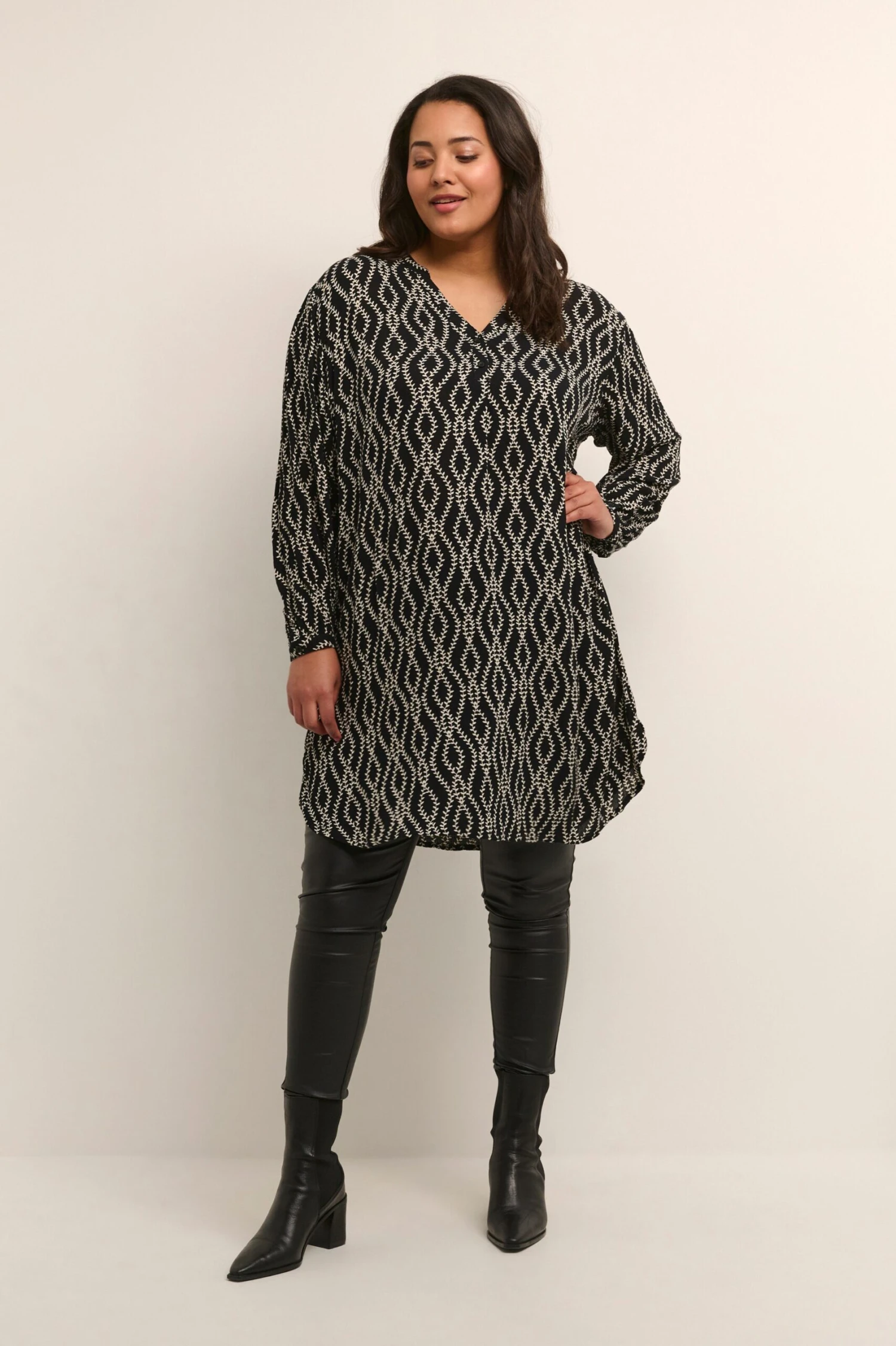 Tunieken Tuniek Roya Dames Zwart 3 Tunieken Tuniek Roya Dames Zwart - Afbeelding 3