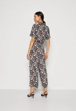Kaffe Jumpsuit - Black/Blue/Lupine -Kaffe Verkoopwinkel 6b5955b643b144128cef1055a178b886