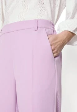 Kaffe Sakura Cropped Pants - Broek - Lilac 9 Kaffe Sakura Cropped Pants - Broek - Lilac -Kaffe Verkoopwinkel 6c4aa84ab951452e875bed53db68946c