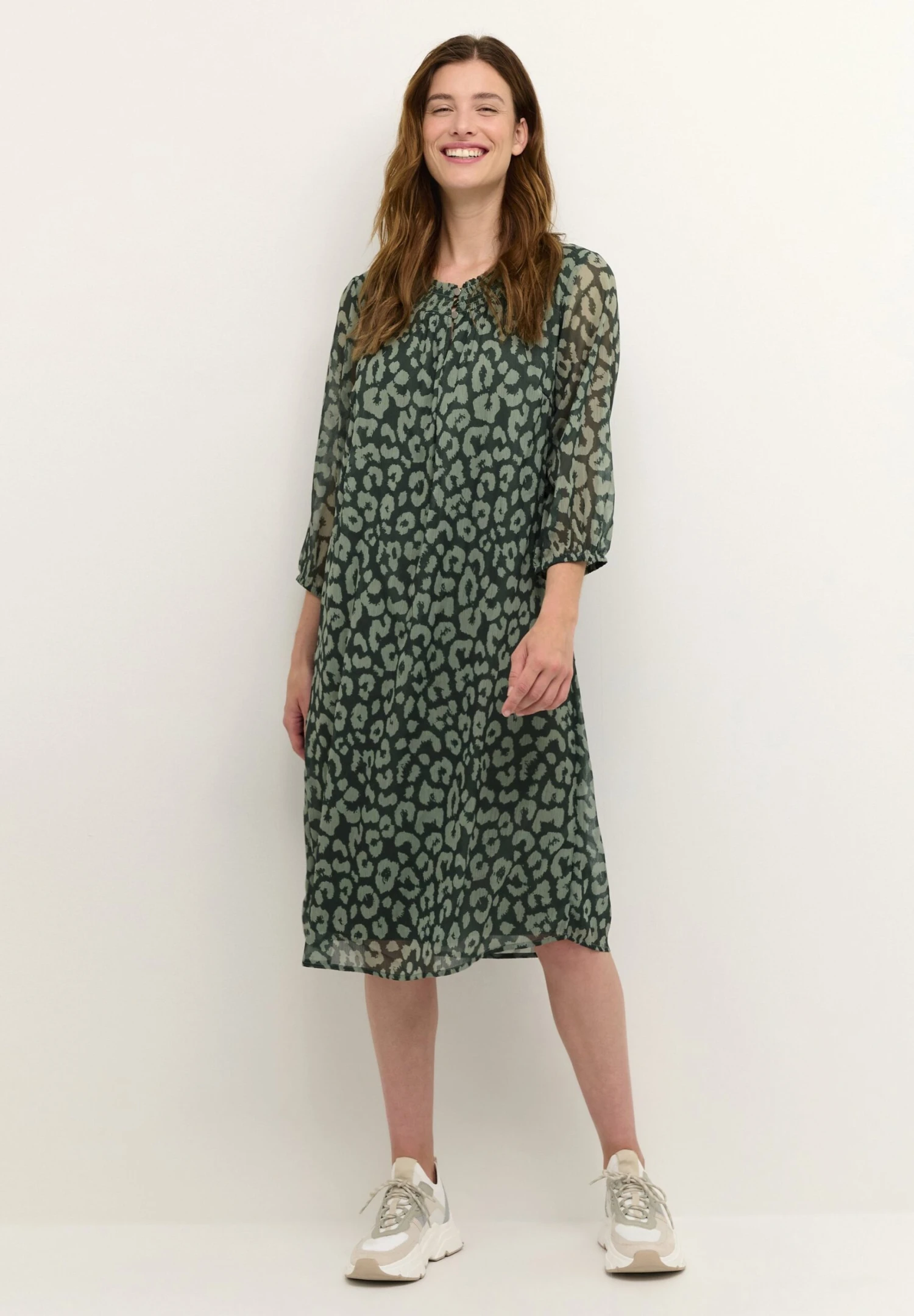 Kaffe Bpcamella Chiffon Dress - Jurk - Big Leo Print Green Tones 2 Kaffe Bpcamella Chiffon Dress - Jurk - Big Leo Print Green Tones - Afbeelding 2