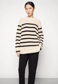 Kaffe Pillo Jog Pants - Trainingsbroek - Black Deep 9 Kaffe Pillo Jog Pants - Trainingsbroek - Black Deep -Kaffe Verkoopwinkel 766701c7874345ab93ccffe5d2651e48