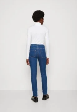 Kaffe Kavicky - Jeans Skinny Fit - Medium Blue Washed Denim -Kaffe Verkoopwinkel 7cf9ead8e99b42c4b4b0ee3726d9439a