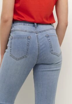 Kaffe Kasinem Hw 7/8- Slim Fit Jeans - Light Blue Washed Denim 9 Kaffe Kasinem Hw 7/8- Slim Fit Jeans - Light Blue Washed Denim -Kaffe Verkoopwinkel 9657e015f0924928a61b74353370fea9