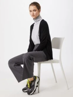 Kaffe Vesten Gebreid Vest Fenia Astrid Dames Zwart -Kaffe Verkoopwinkel 9ca67bfca9f5e482cabb336a23237c5e