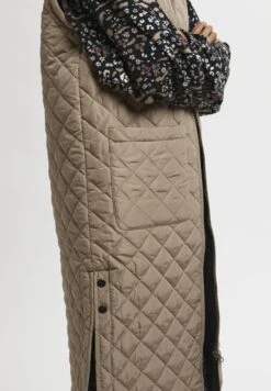 Kaffe Kaseverina Quilted - Bodywarmer - Amphora -Kaffe Verkoopwinkel a1b15c7d85914a42ad81a4b7ba6f2e4c
