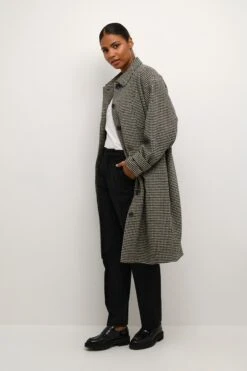 Kaffe Tussenmantels Tussenmantel KAgerly Dames Zwart -Kaffe Verkoopwinkel a5f6f4af72aa3fa647e35fdc2c7b79e6