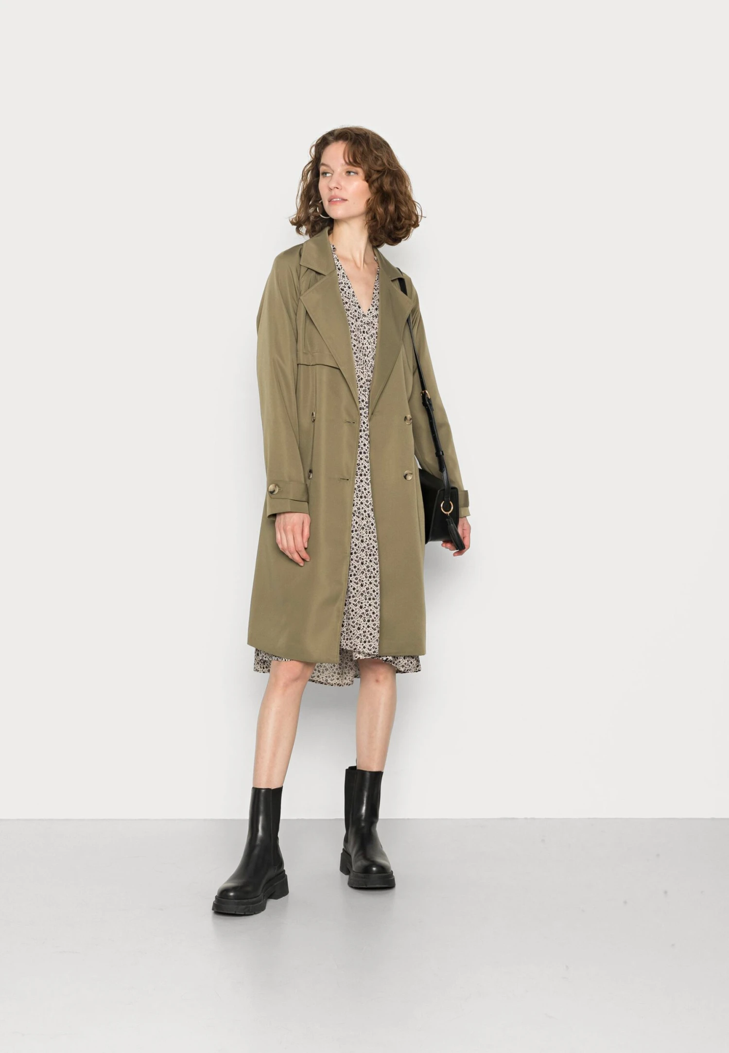 Kaffe Kasamille Amber- Jurk - Sand/Black 2 Kaffe Kasamille Amber- Jurk - Sand/Black - Afbeelding 2