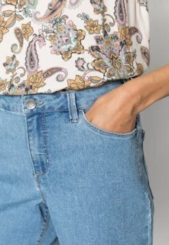 Kaffe Vicky - Jeansshort - Light Blue Washed Denim -Kaffe Verkoopwinkel ba23a304a7de42eb98216d7b596fc5ff