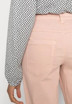 Kaffe Kazelina - Straight Leg Jeans - Mahogany Rose -Kaffe Verkoopwinkel bb48a36180ff4444ba7043e46f4ebf3f