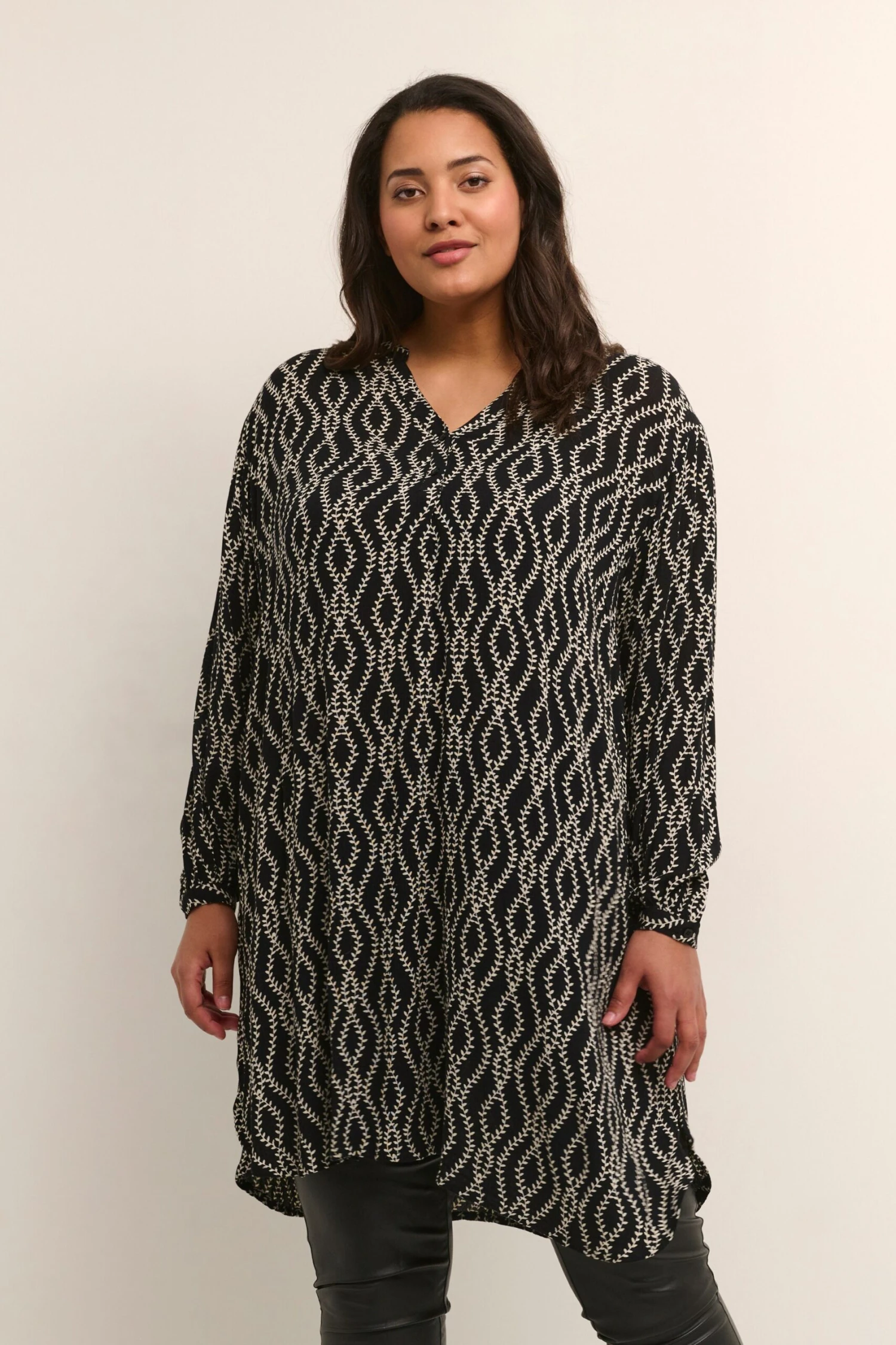 Tunieken Tuniek Roya Dames Zwart 2 Tunieken Tuniek Roya Dames Zwart - Afbeelding 2