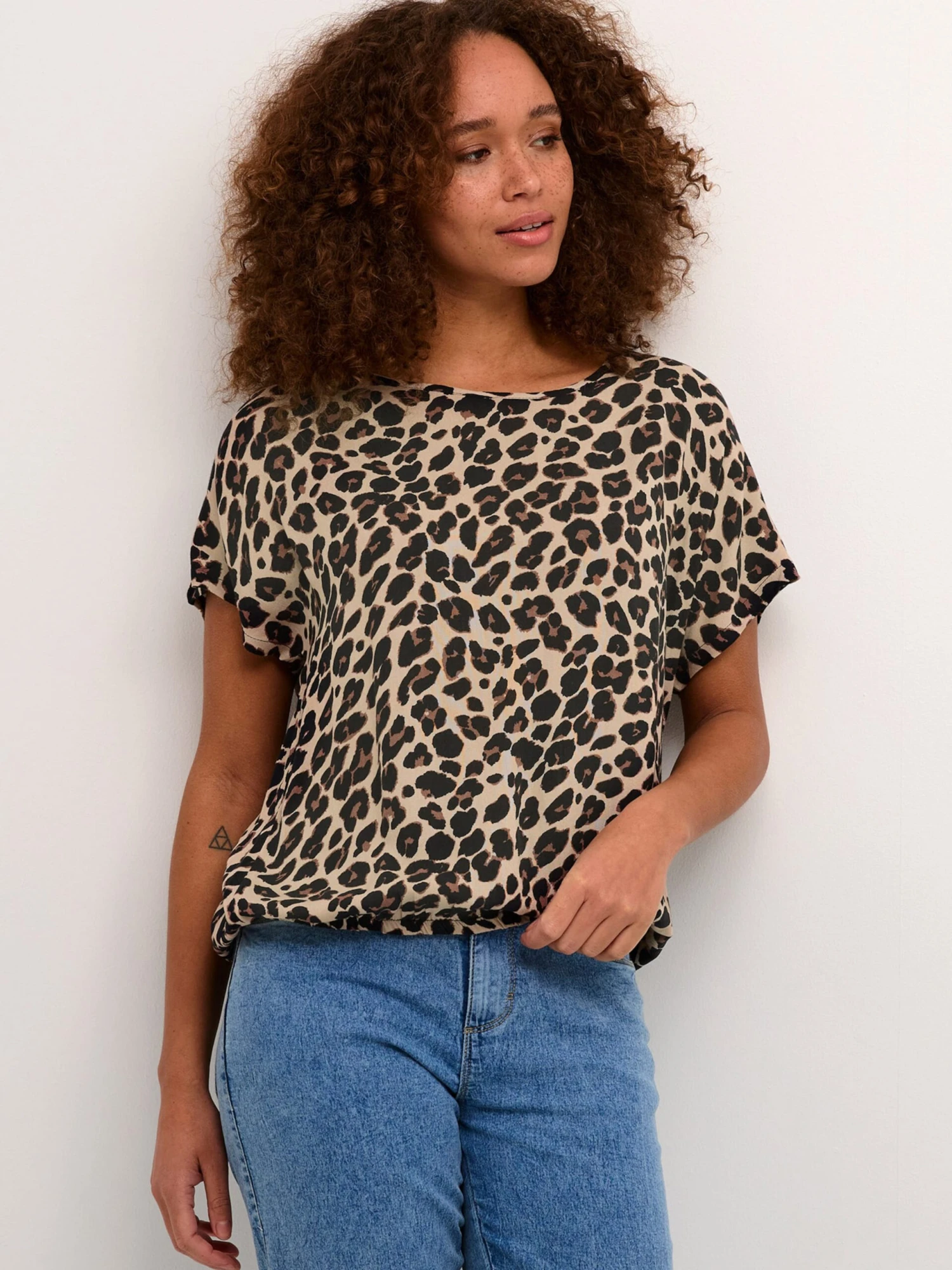 Kaffe T-shirts Shirt Marta Stanley Dames Lichtbruin 3 Kaffe T-shirts Shirt Marta Stanley Dames Lichtbruin - Afbeelding 3