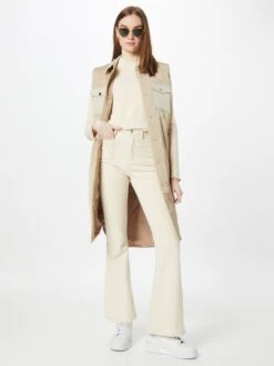 Kaffe Bodywarmers Bodywarmer Josefia Dames Cappuccino -Kaffe Verkoopwinkel de70b010f8d4bbae9aa5480bc40846de