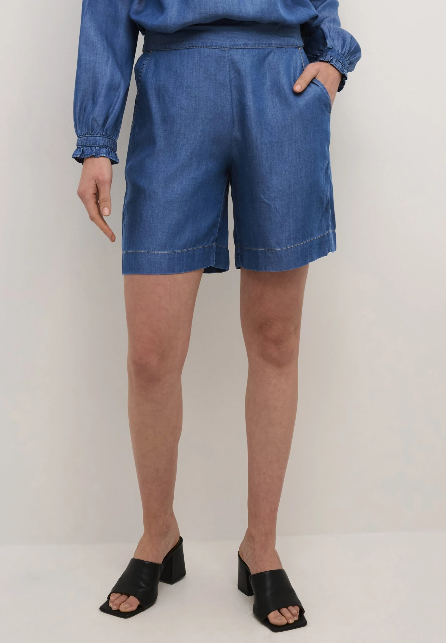 Kaffe Bpurina- Jeansshort - Blue Denim 3 Kaffe Bpurina- Jeansshort - Blue Denim - Afbeelding 3