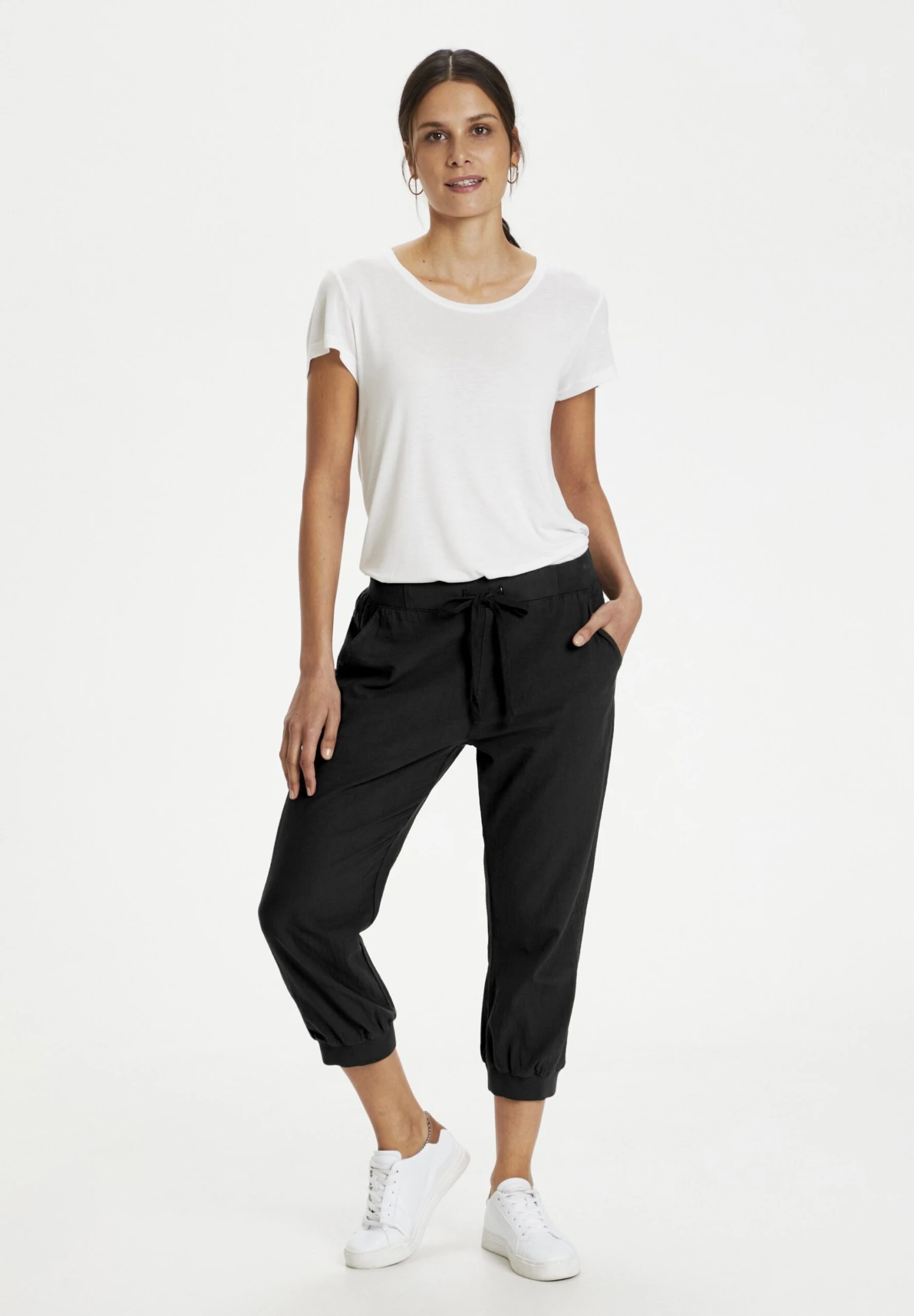 Kaffe Naya Capri - Shorts - Black Deep 2 Kaffe Naya Capri - Shorts - Black Deep - Afbeelding 2