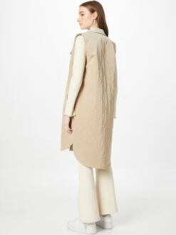 Kaffe Bodywarmers Bodywarmer Josefia Dames Cappuccino -Kaffe Verkoopwinkel fbbfc406f40b8a0d73d2bad104ac3262